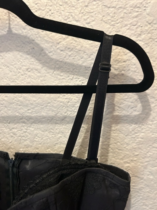 Elegant Black Strapless Dress - Picture 6 of 6